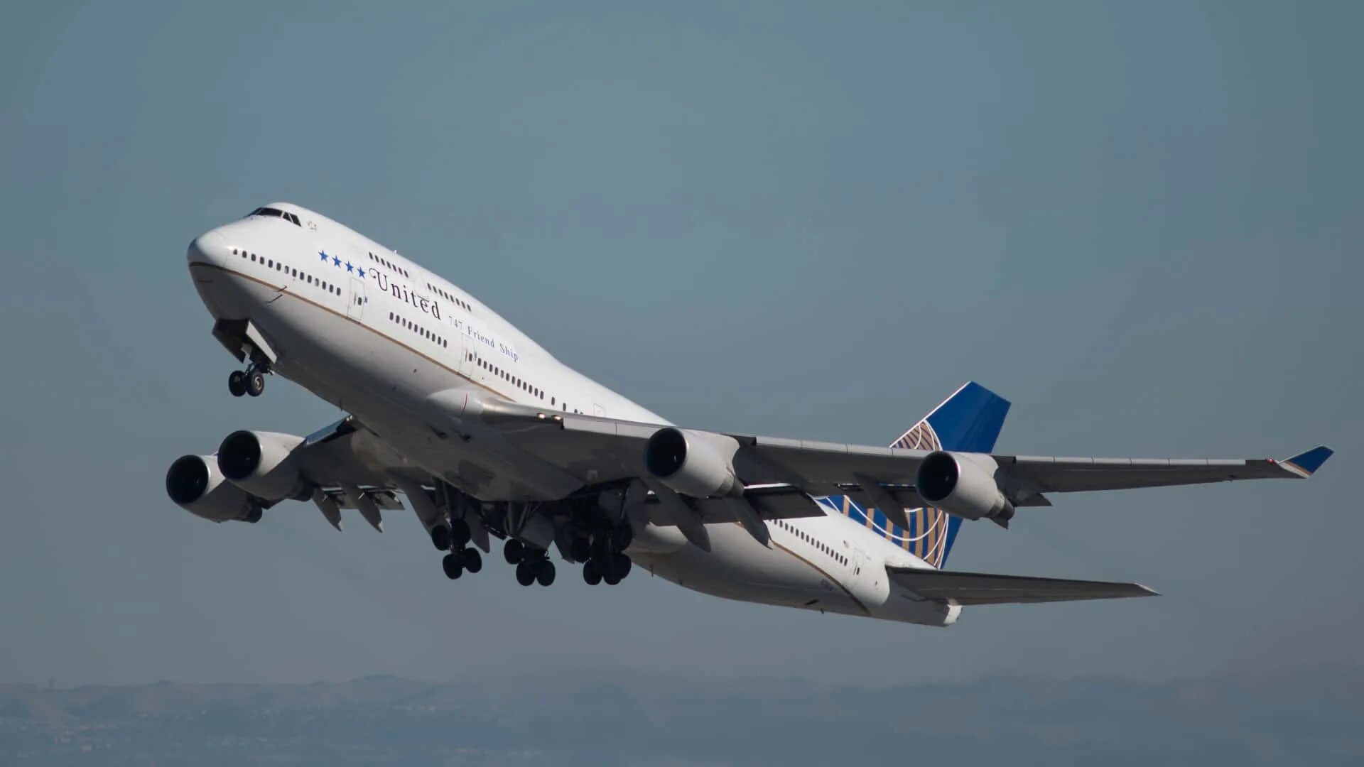 Jumbo jet. Боинг 747 400 джамбо Джет. Самолет джамбо 747. Боинг 747 Юнайтед. Боинг 747 422.