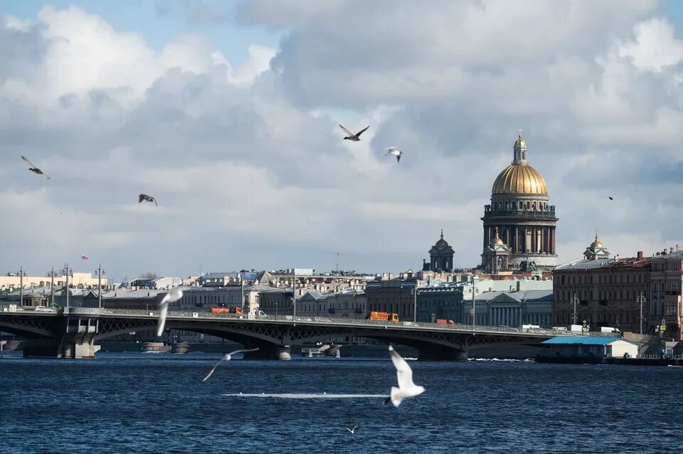 Погода питере на две. Гроза в Санкт Петербурге 2023 22 мая. Питер с воздуха. Города Санкт-Петербурга которые начинаются на л. Гроза в Петербурге.