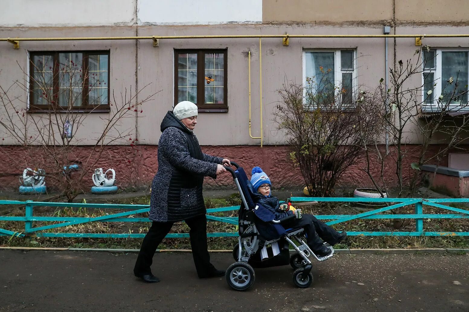 Инвалида отпустили. Дети инвалиды. Родители детей инвалидов. Инвалид детства. Малыш инвалид.