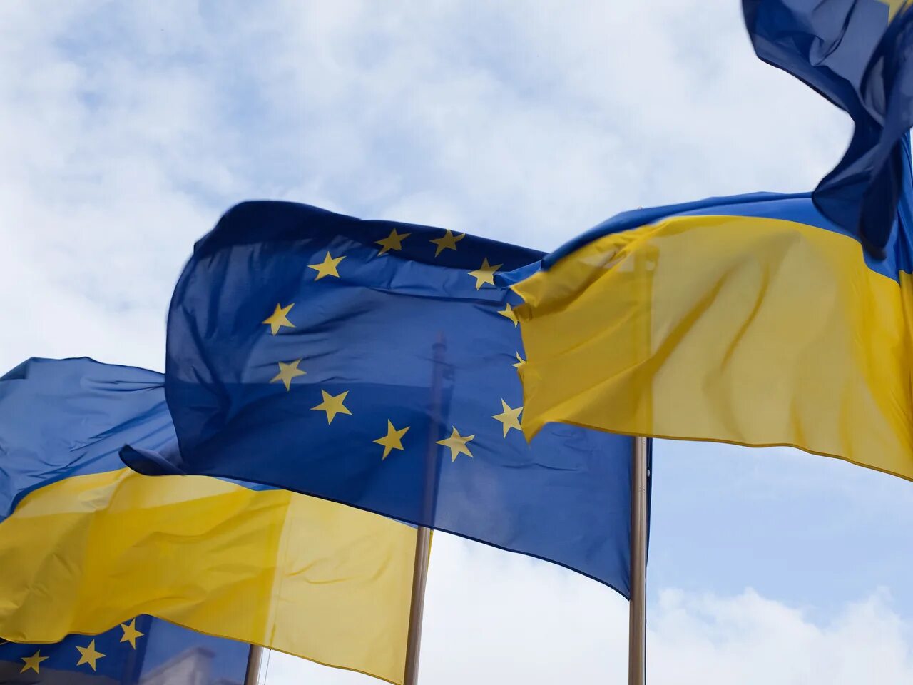 Украина получила статус. Украина и Европейский Союз. Украина Молдова ЕС. Вступление в Евросоюз. Вступление Украины в ЕС.