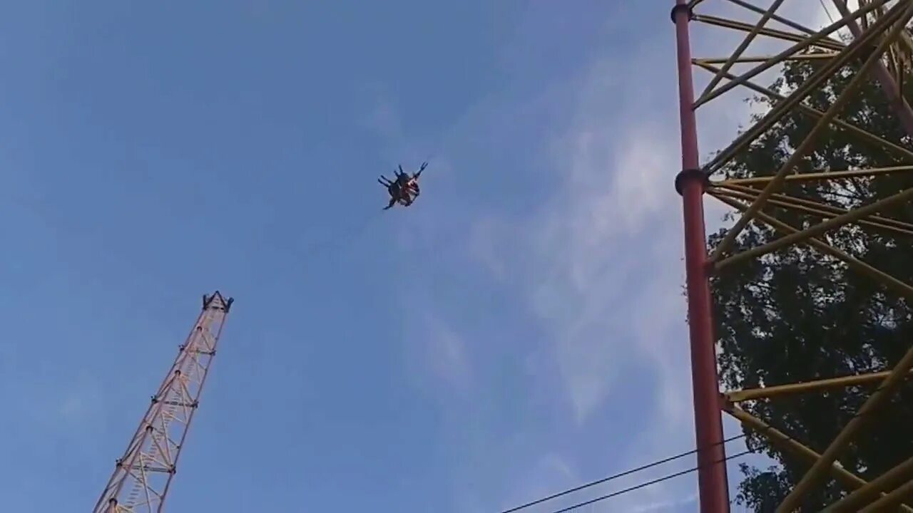 Крестовский остров парк аттракционов катапульта. Питер диво остров катапульта. Катапульта в питере. Диво остров катапульта 2007. Аттракцион катапульта диво остров.