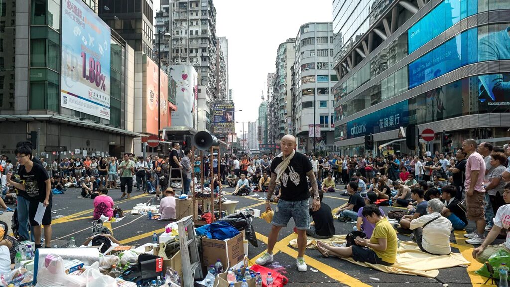 Гонконг население. Гонконг люди. Гонконг население численность 2021. Китай люди. Гонконг люди.