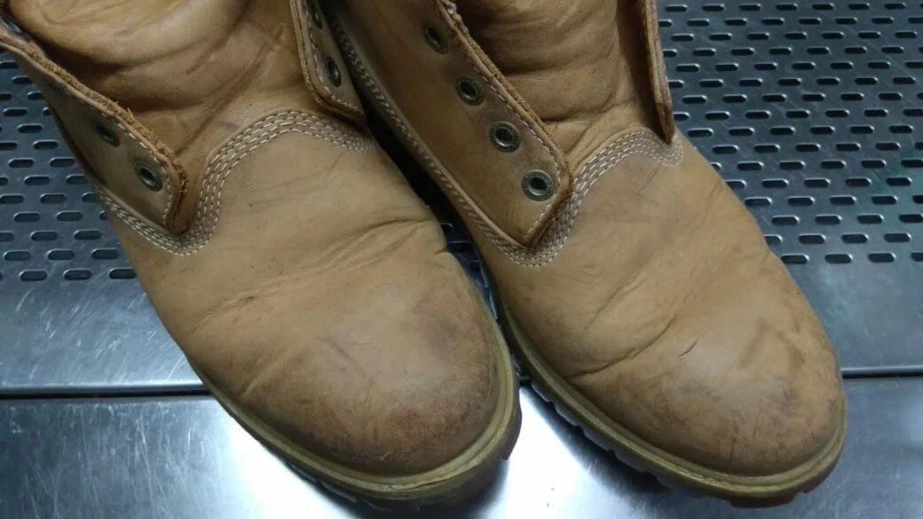 Пятна на замшевой обуви. Нубук пятна. Темные пятна на замшевой обуви. Нубук пятна. Как почистить ботинки из нубука в домашних условиях рыжие.