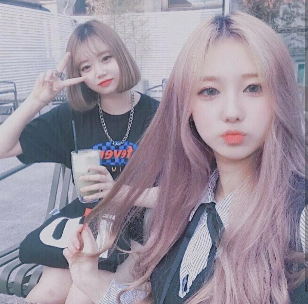 две кореянки подруги. Yura daxbin. корейские девушки подруги. корейские подружки. две кореянки.