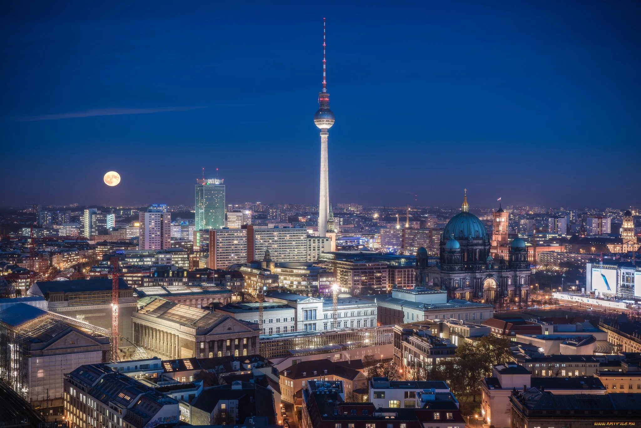 Берлин самое главное. Германия Берлин шахри. Берлин, город. Германия сверху Берлин. Столица Германии Берлин население.