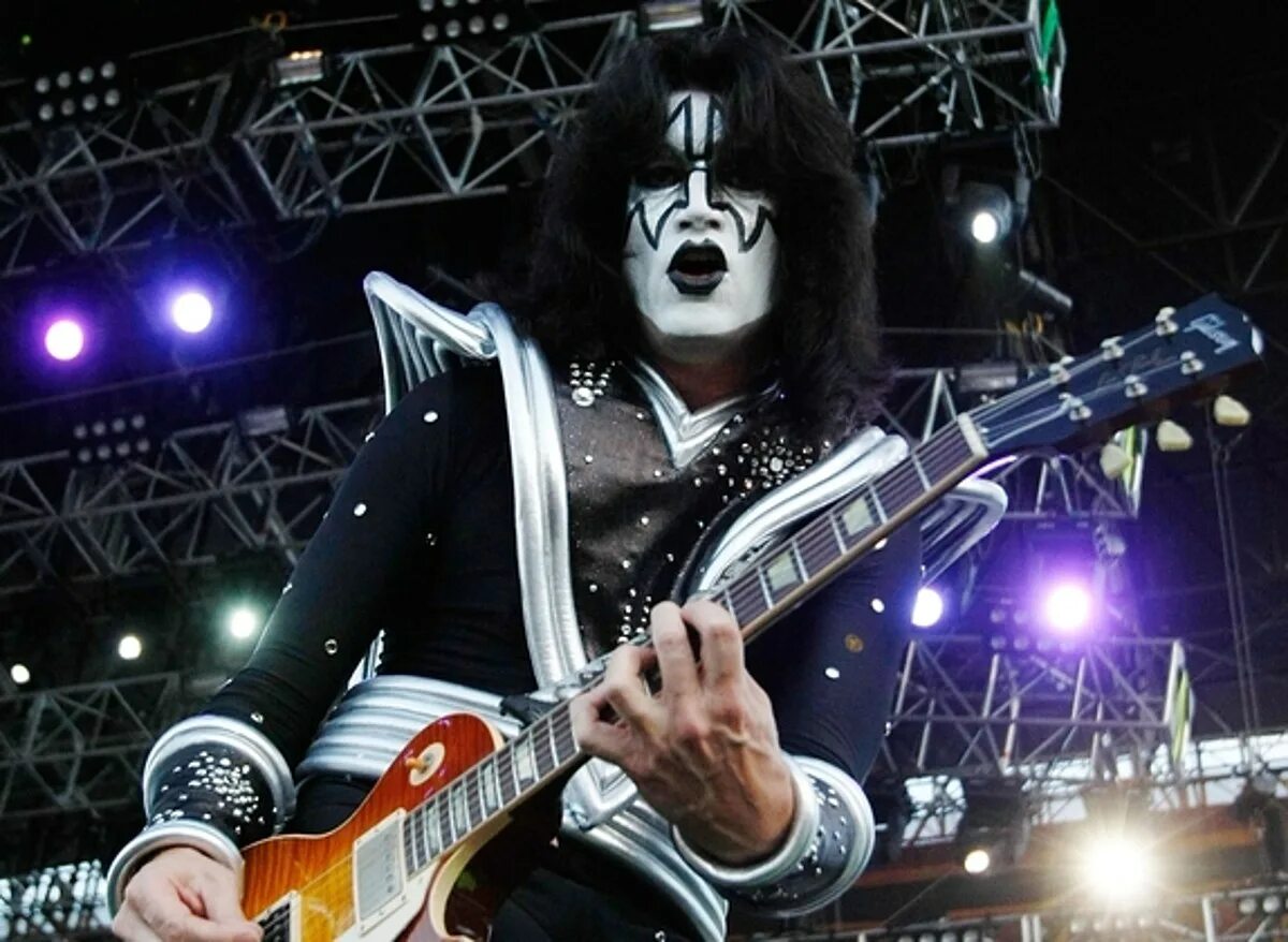 Гитарист группы Кисс. Томми тайер Kiss. Группа Кисс Tommy Thayer.