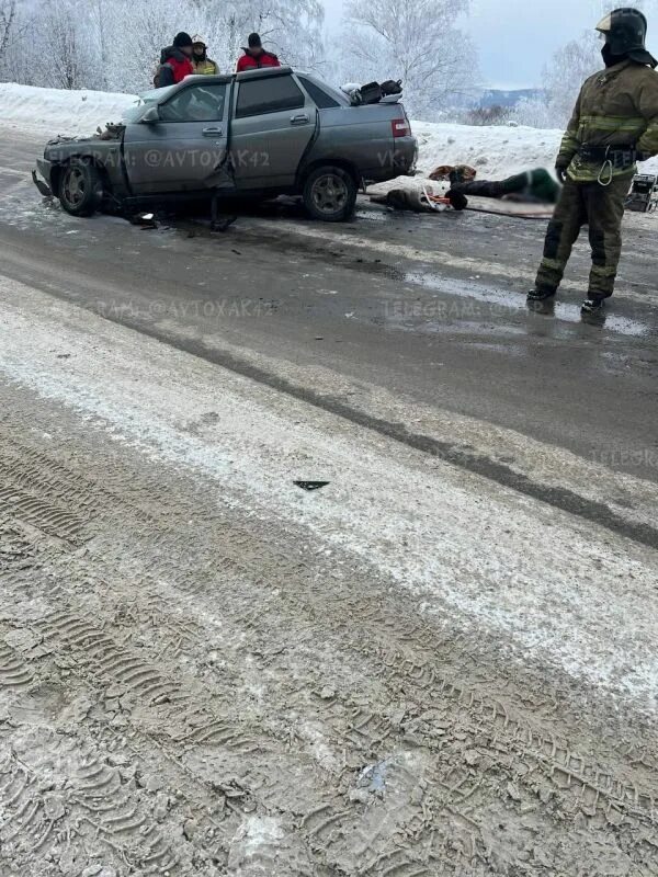 Авария в новокузнецке вчера. 01. Авария новокузнецк сегодня на трассе. Автохак новокузнецк дтп. Дтп новокузнецк вчера на кирова.