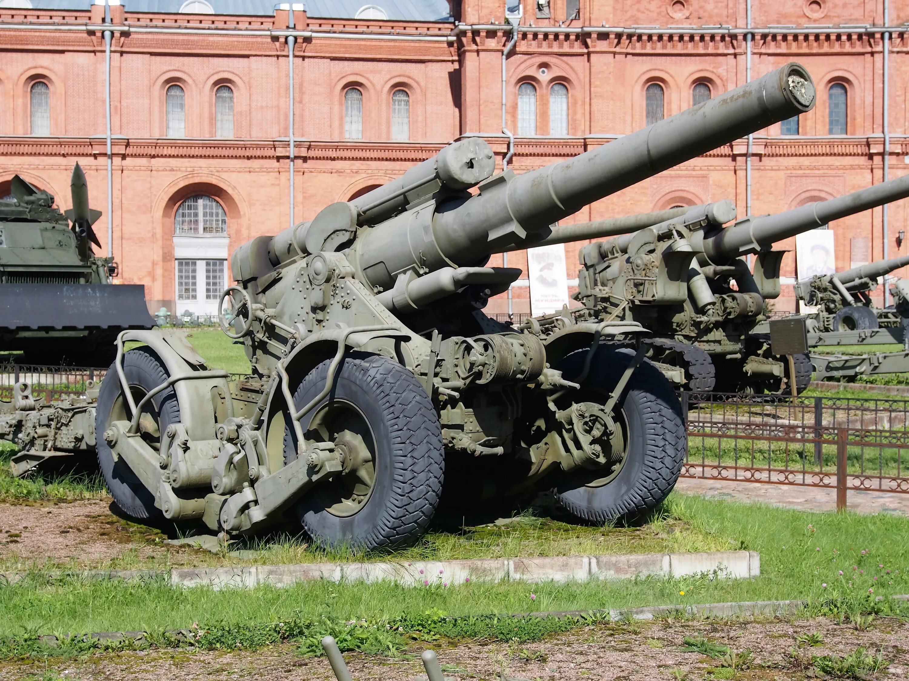 203 мм пушка. Советская 203-мм. Гаубица б-4. Сталинская Кувалда 203-мм гаубица. 203-Мм гаубица б-4м. Б-4 гаубица.