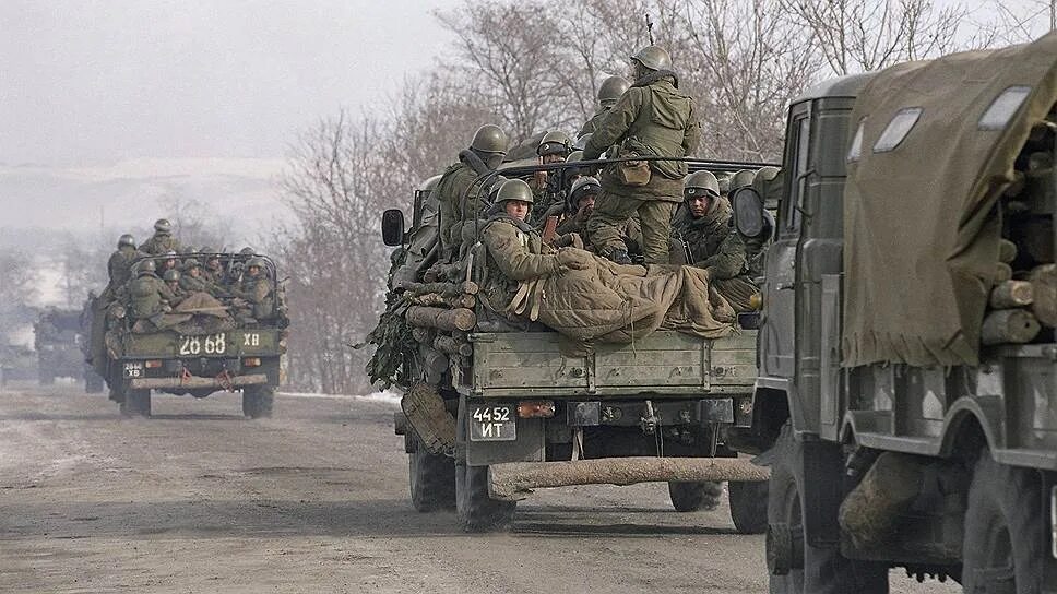 11 декабря 1994 ввод войск в чечню. Чечня 1995 штурм грозного. Штурм грозного 1995 десантники. Грозный 1994-1995 штурм города. Ввод российских войск в чечню в 1994.