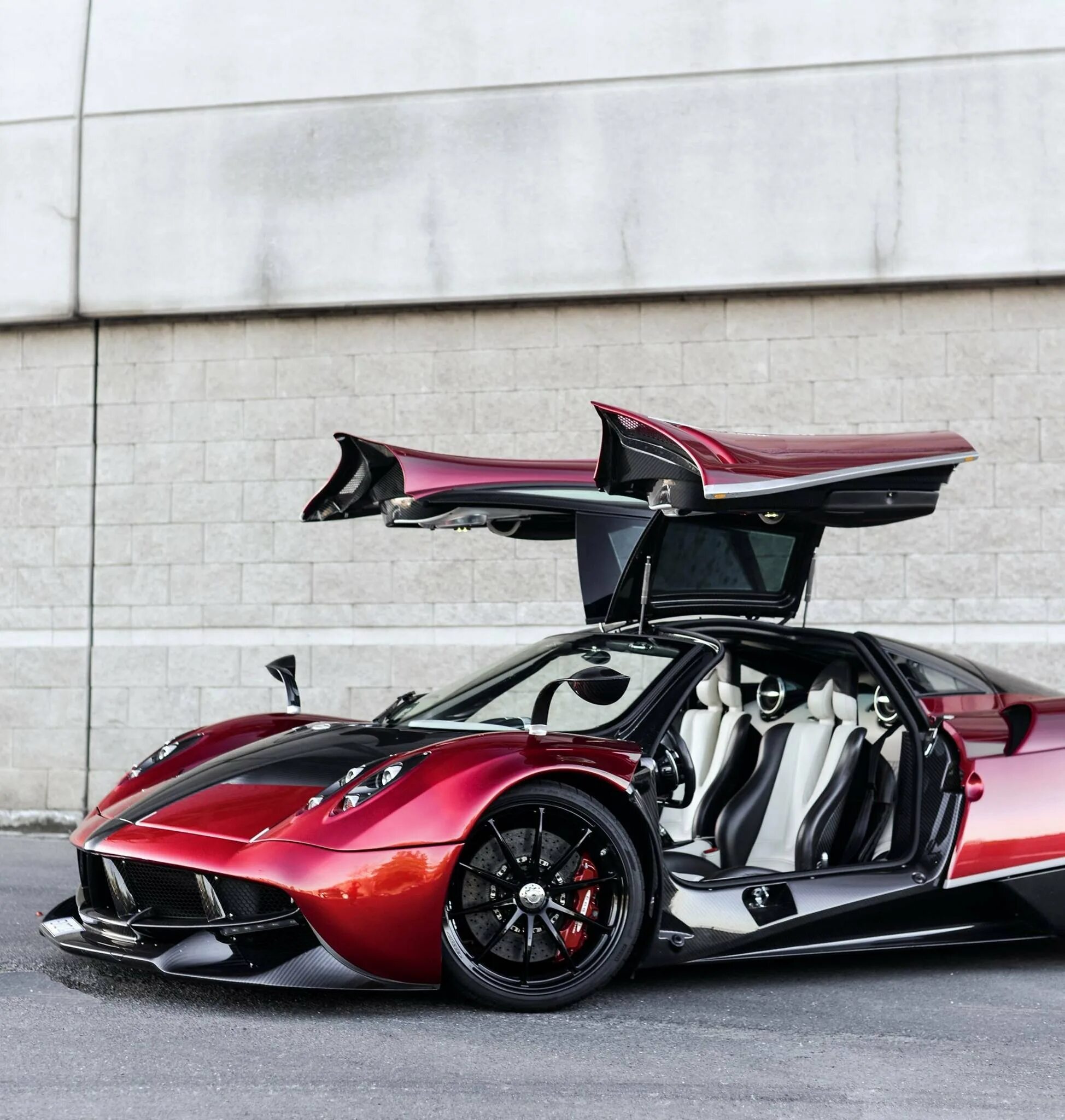 Паганини машина. Пагани Уайра. Суперкар Pagani Huayra. Машина Pagani Huayra Tempesta. Pagani Huayra r 2021.