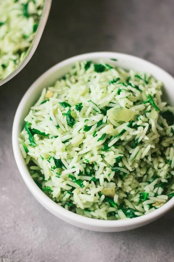 дикий рис со шпинатом. рис со шпинатом рецепт. рис со шпинатом и чесноком. шпинат с рисом. дикий рис со шпинатом.