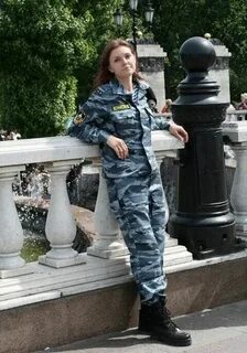 Девушка омон