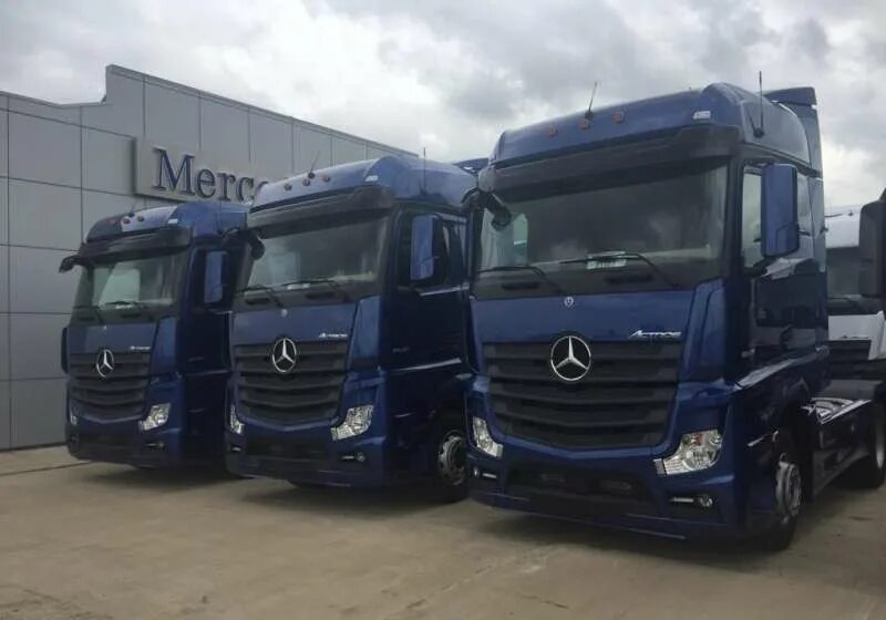 Мерседес Актрос тягач синий. Шторный Actros 4x2. ООО "Камавтокомплект трак". Камавтокомплект трак лейбл.