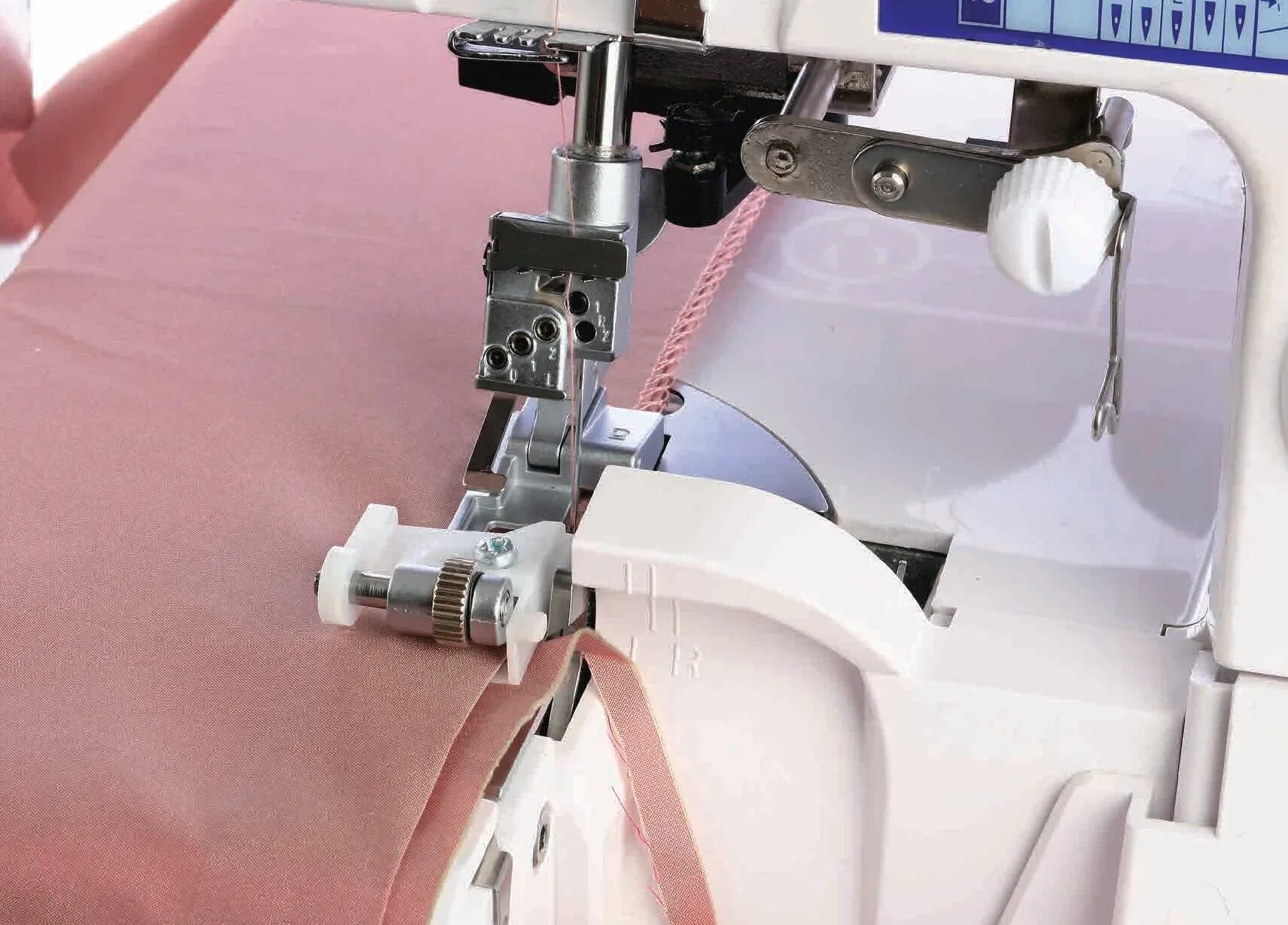 Швейная машинка для всех типов ткани