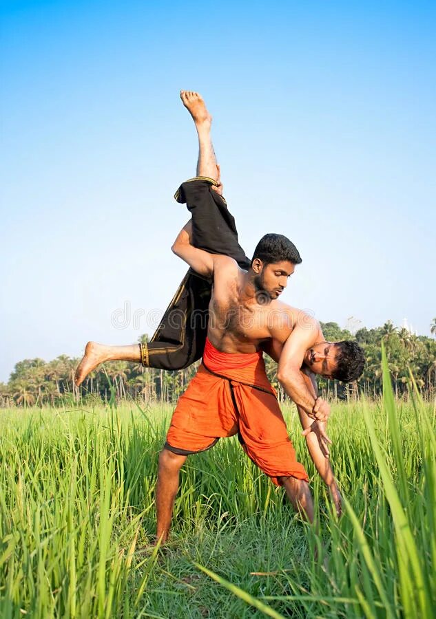 Индийские боевые искусства. Индийские единоборства каларипаятту. Индийские боевые искусства. Боевая йога каларипаятту. Индийское боевое искусство.