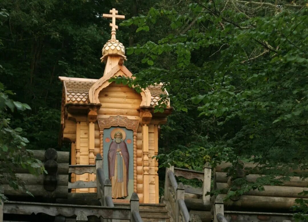 Сергиев посад родник гремячий ключ. Святой источник сергиев посад гремячий ключ. Святой источник гремячий. Источник преподобного сергия радонежского гремячий ключ. Гремячий ключ сергия радонежского.