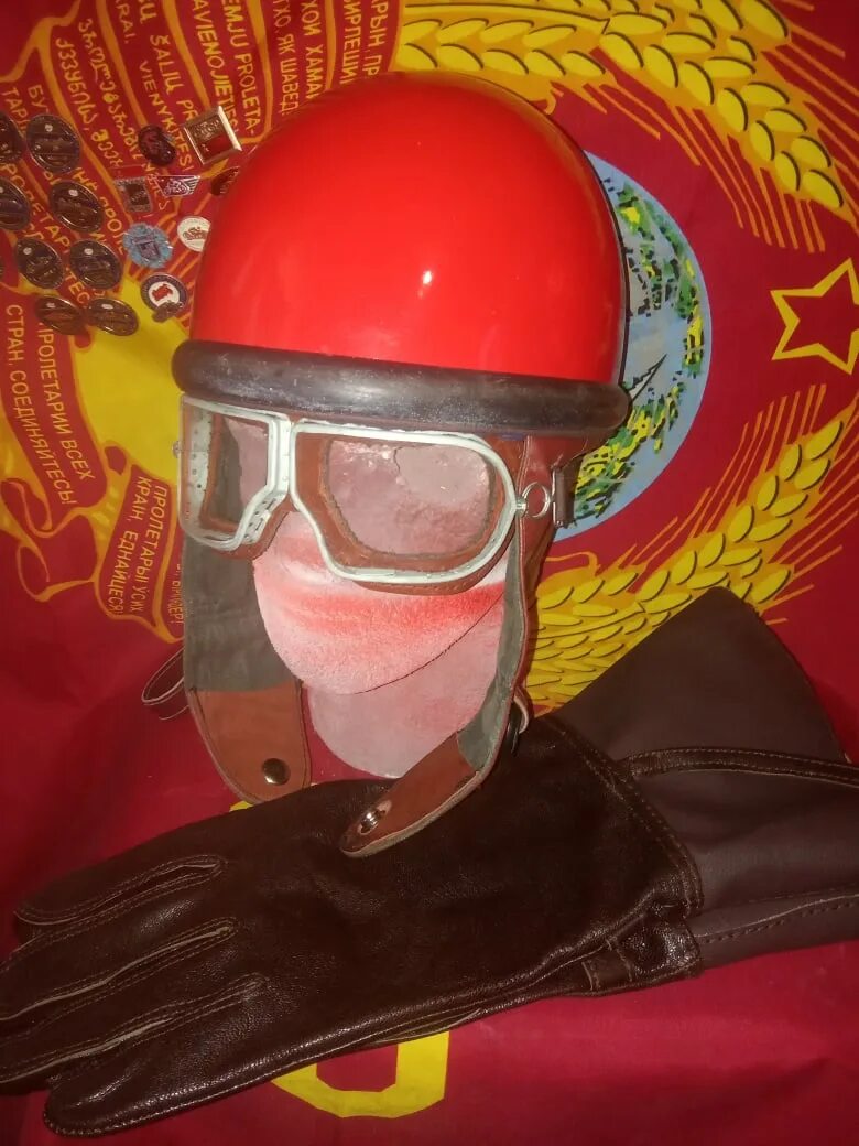 Ссср в очко. Шлем СССР. Советская мотоциклетная каска. Советский мотошлем. Советский шлем для мотоцикла.