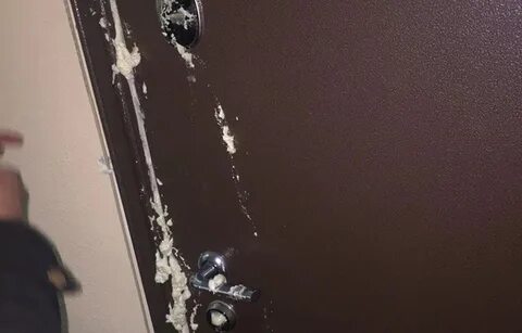 Чем можно отмыть монтажную пену дверей