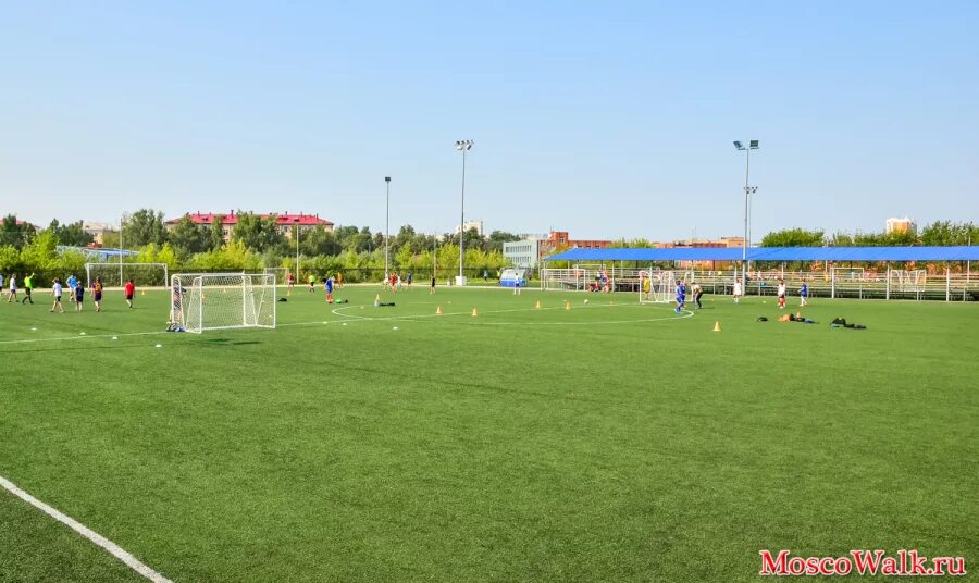 Кутузово новое северный. Подольск поле. Школа 21 подольск. Поле в подольске для фотосессии. Подольск поле.