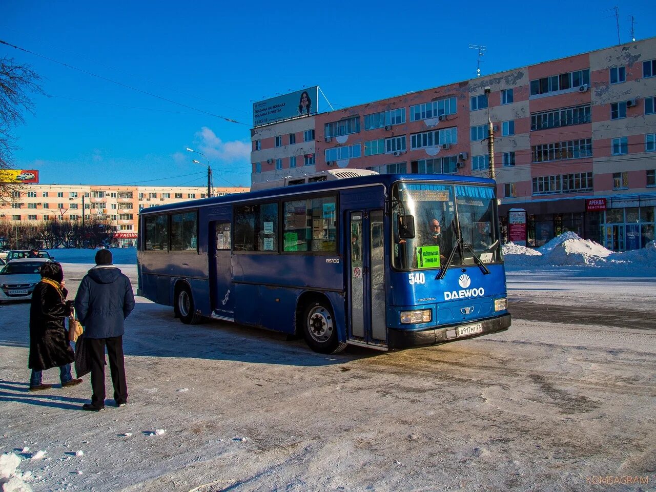Комсомольск-31 городок. Автобус 2022. Автобус 30. Автобус на дороге в городе.