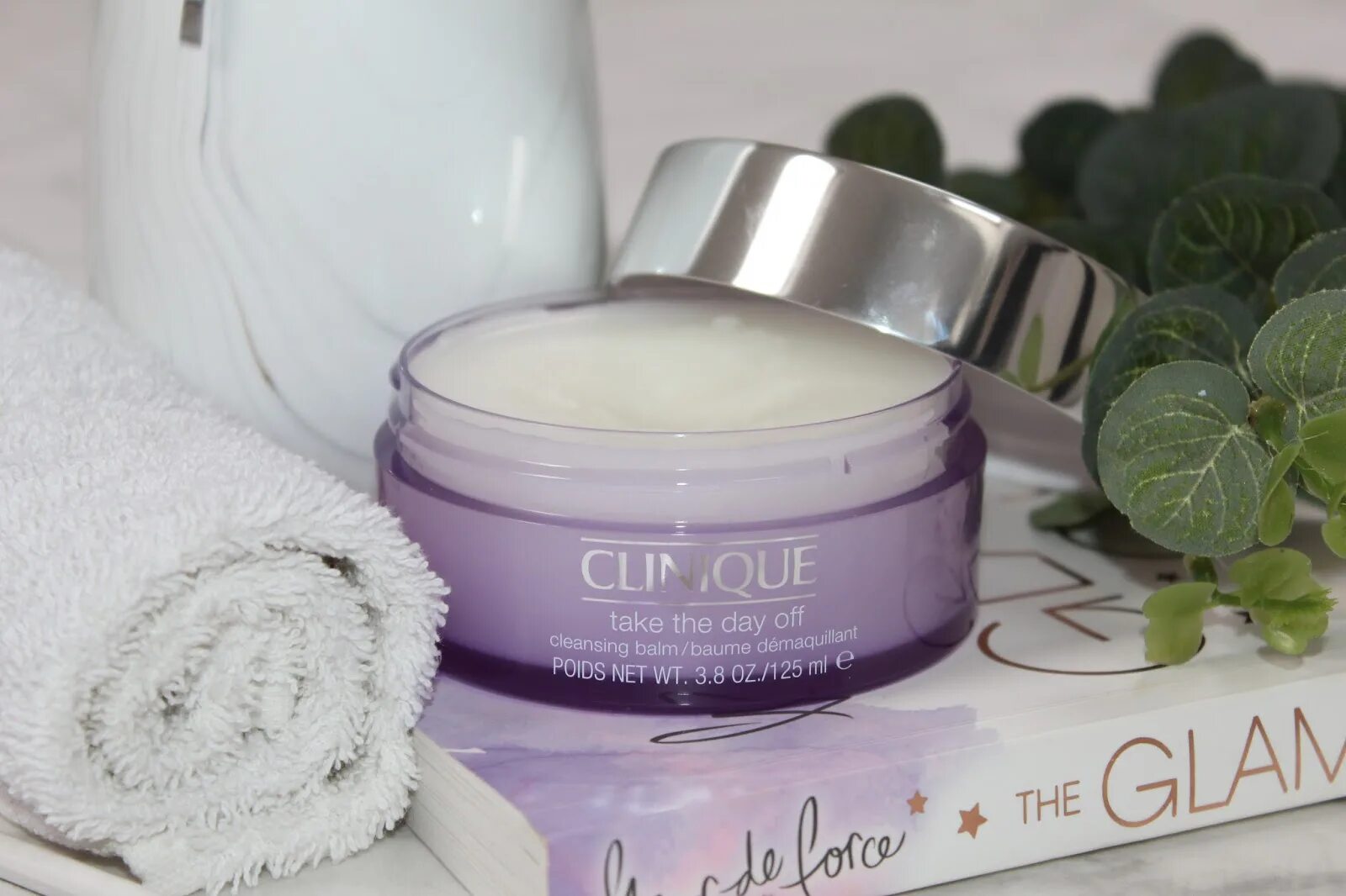 Clinique take the Day off Cleansing Balm Baume Demaquillant. Clinique take the Day off Cleansing Balm. Clinique take the Day off Cleansing Balm Baume. Clinique take the Day off. Take the day off cleansing