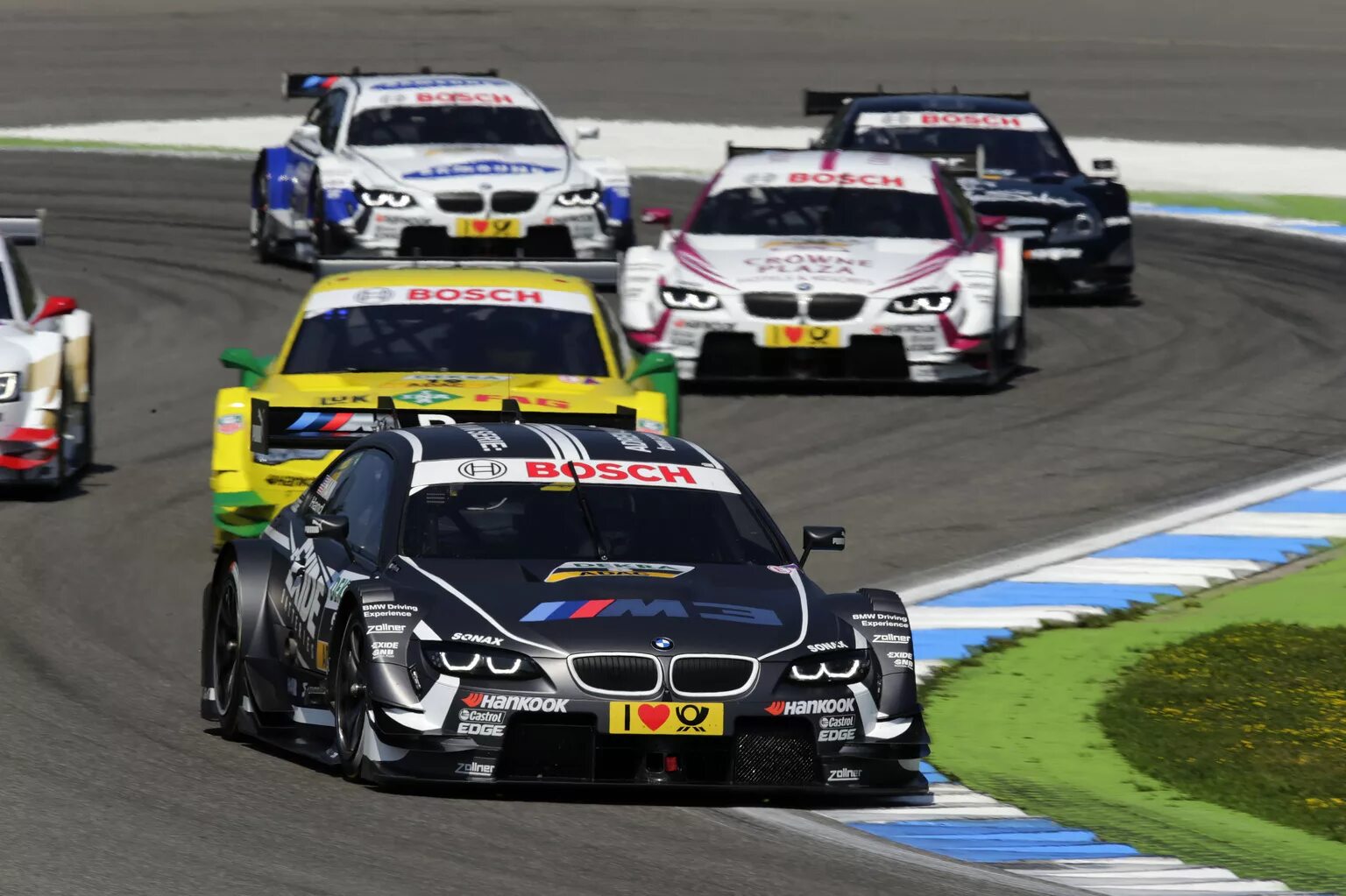 Гоночный значение. Dtm 2013. bmw touring dtm. dtm гоночная серия. гоночный сплиттер dtm.