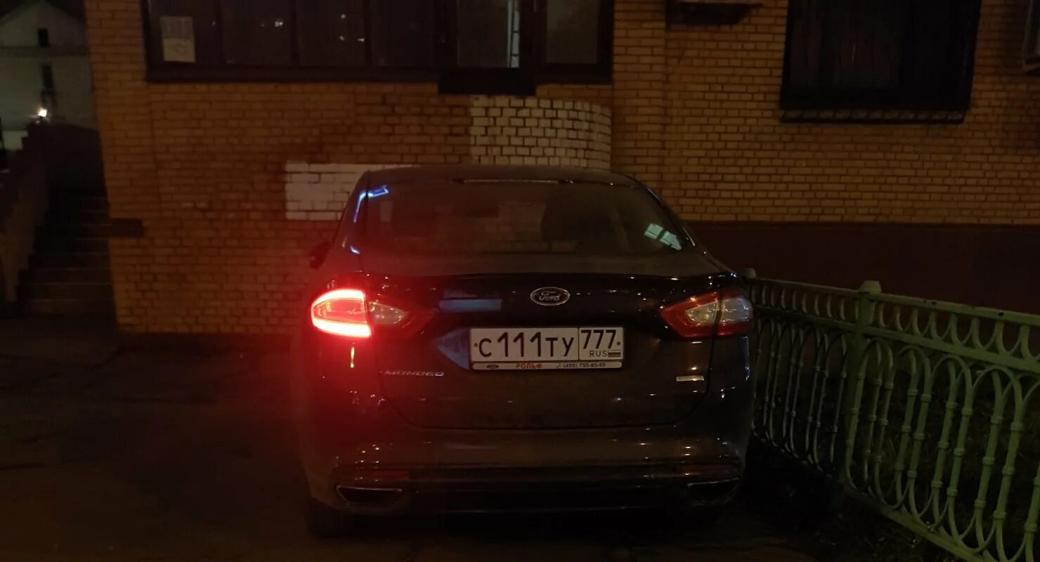 Стояночные огни автомобиля. Стояночные огни audi a1. Стояночные огни гольф 4. Парковочные огни. Парковочные огни бмв.