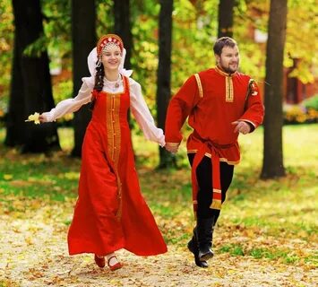 Русский костюм девушки и парня