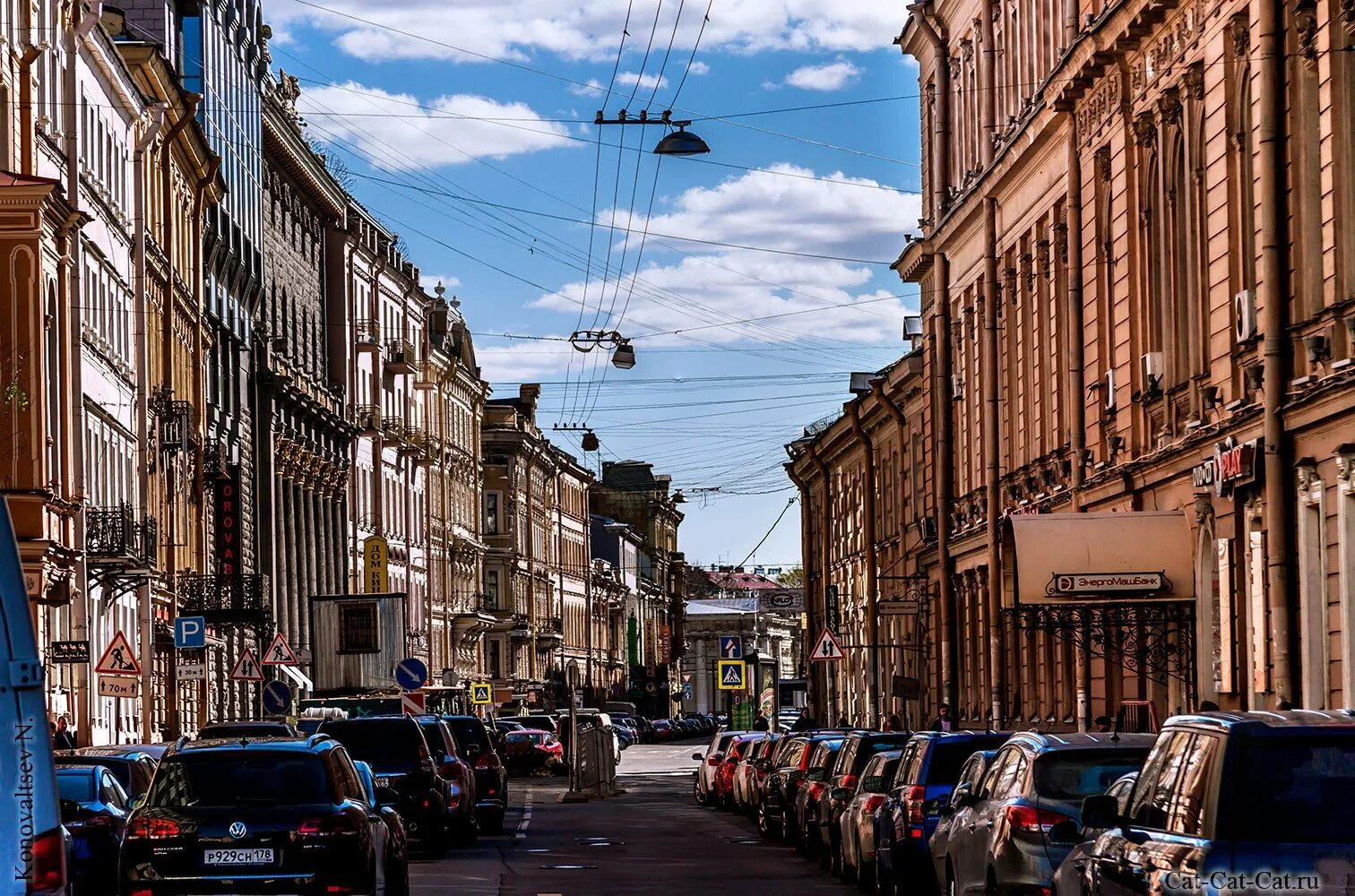 Знаменитые улицы петербурга. Караванная улица Санкт-Петербург. Караванная улица СПБ. Питер улица Репина. Санкт Петербург Караванная улица фото.