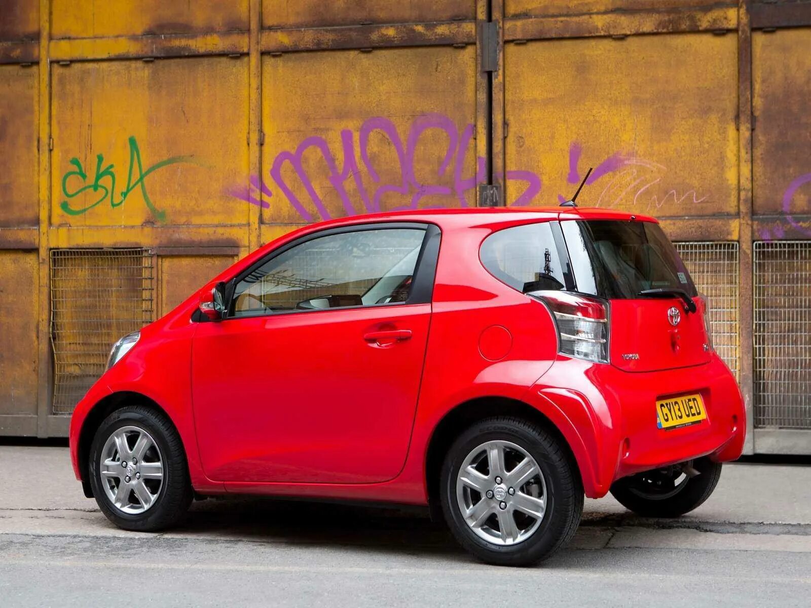 Самая маленькая тойота. Toyota iq 2021. Самая маленькая тойота. Toyota iq автомобили toyota. Toyota iq 2022.