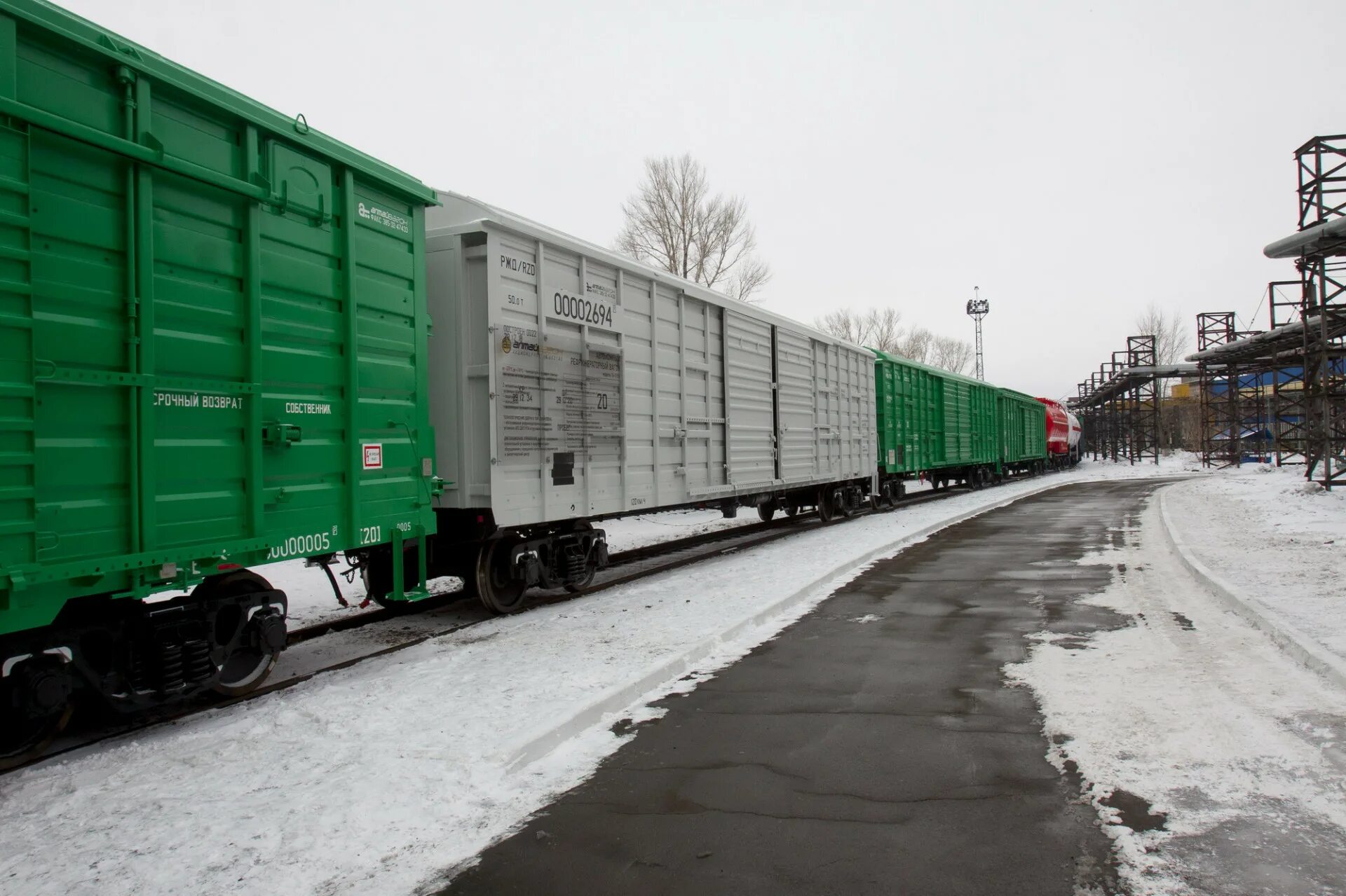 К какому типу крытых вагонов. Крытый вагон Алтайвагон. 11-2163 Крытый вагон Алтайвагон. Алтайвагон полувагон. Сочлененный вагон Алтайвагон.