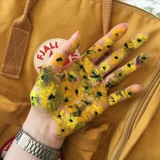 Эстетик желтый