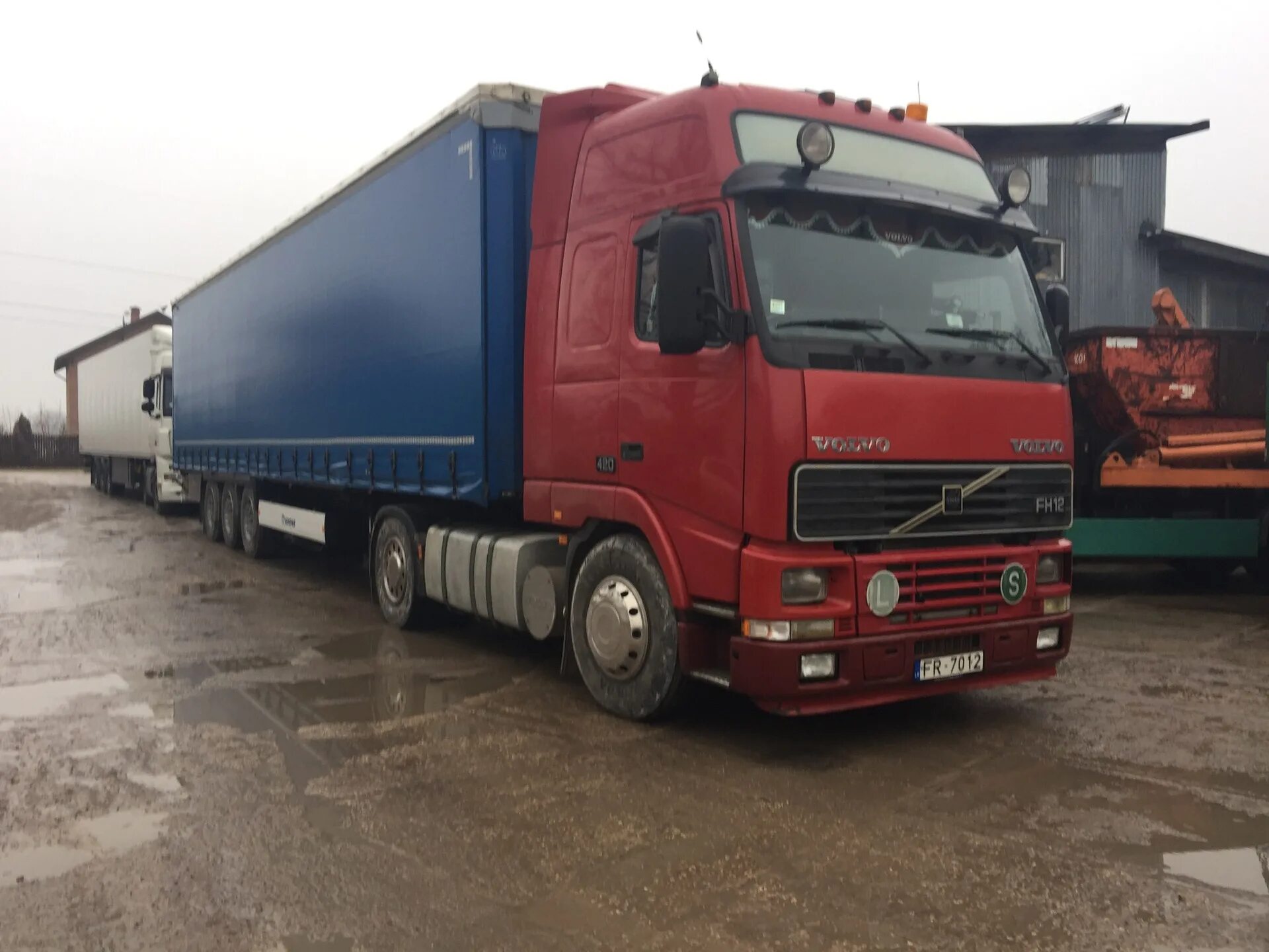 Авито тягачи вольво фш 12. Volvo fh12 420 2001. Вольво fh12 420 2001. Volvo FH 12 Тонар. Volvo fh12 с прицепом.