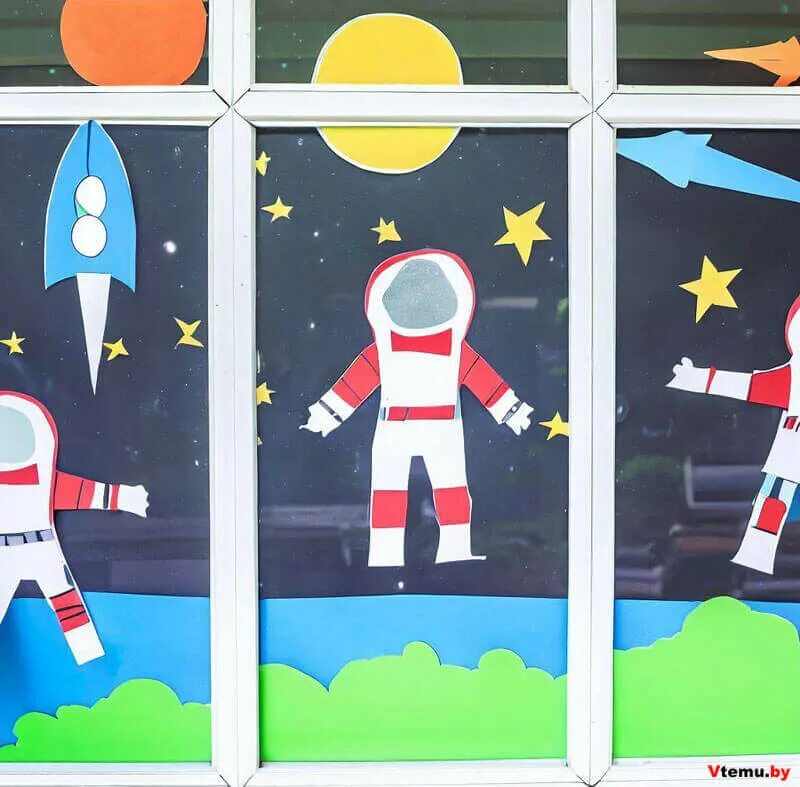 Украшение окон ко Дню космонавтики. Украсить окна к Дню космонавтики. Оформление окна ко Дню космонавтики в ДОУ. Украшения на окна детский сад космонавтики. Окна ко дню космонавтики