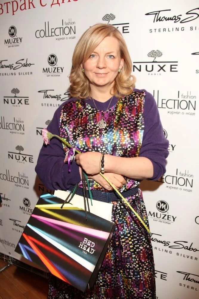 виктория андрианова дизайнер. дизайнер одежды сочи. магазине кроки. художественная школа в доме моды сочи людмилы ивановой.