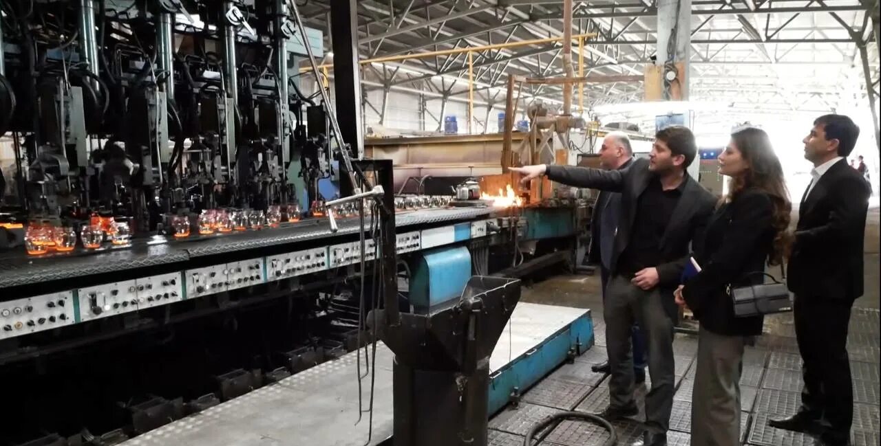 Стекольный завод каспийск. Стекольный завод дагестанские огни. стекольный завод дагестанские 2025. стекольный завод в дагестане. крупные промышленные предприятия дагестан.