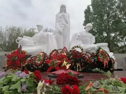 Памятники александровское