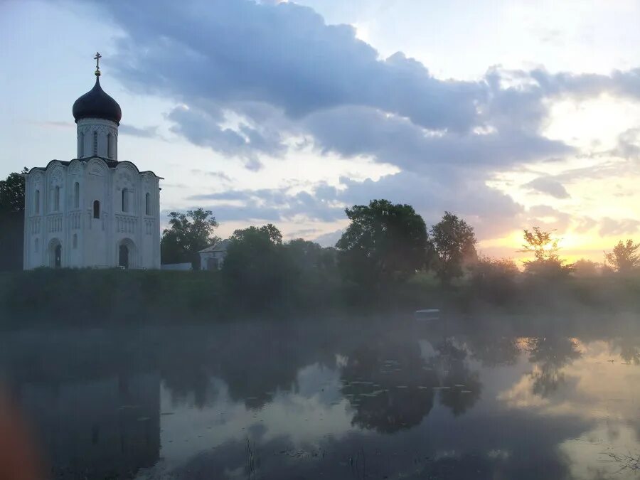 храм покрова на нерли живопись. церковь спаса на нерли в новгороде. очень хорош храм на нерли летом. церковь покрова на нерли. храм покрова на нерли.
