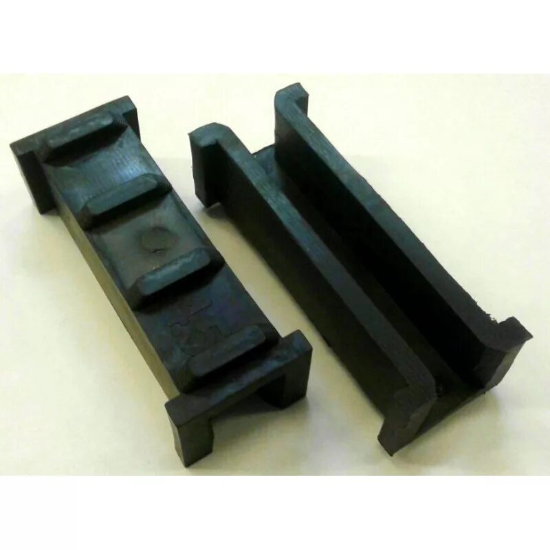 вкладыш в башмак кабины лифта щлз 16 мм. вкладыш башмака. вкладыш башмака кабины лифта 16мм. вкладыш башмака otis 100 мм. вкладыш башмака щлз узкий.