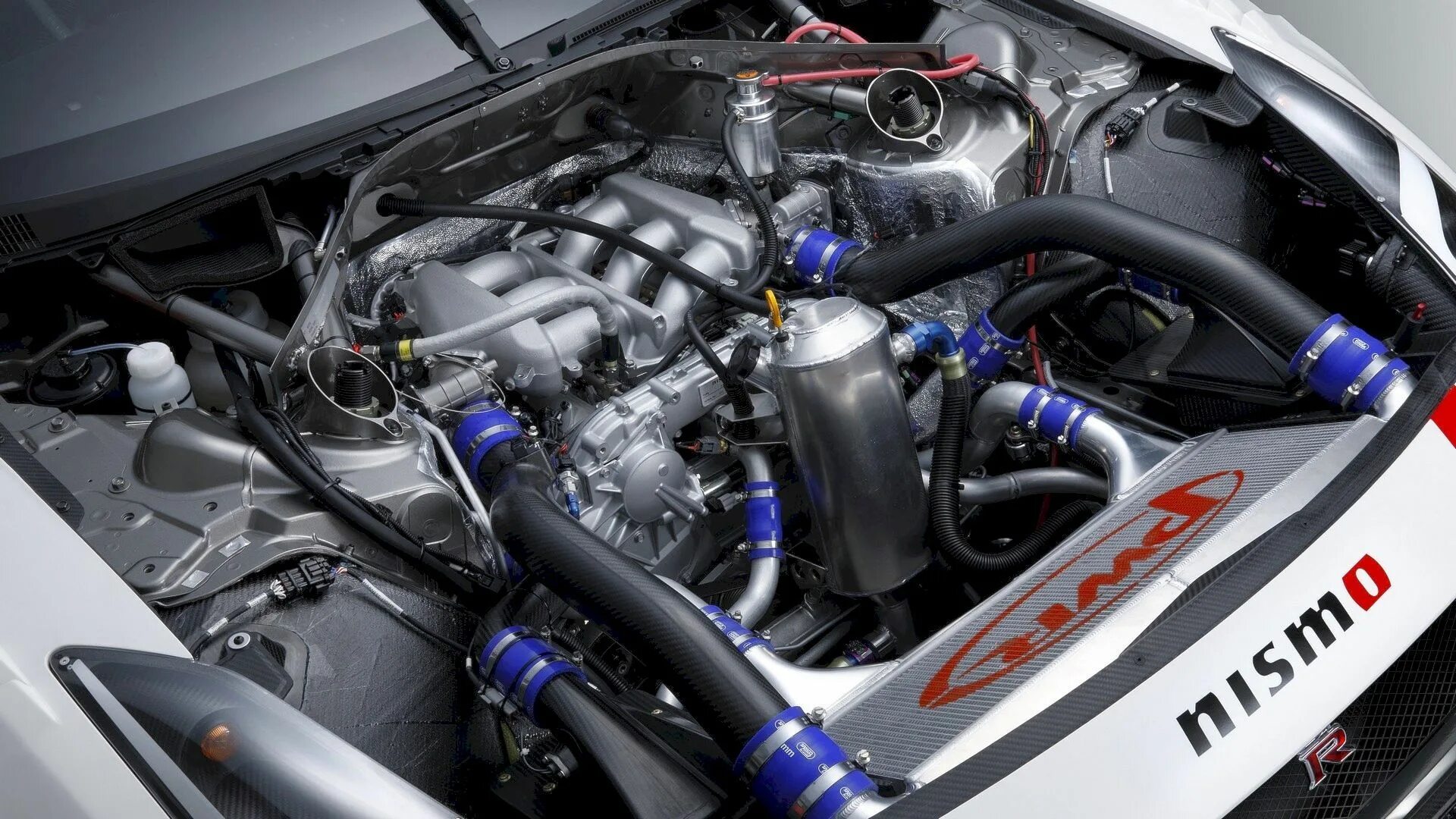Двиг ниссан. Nissan GTR r35 мотор. Nissan GTR Nismo gt3. Nissan GTR 35 мотор. Двигатель Ниссан ГТР 35.