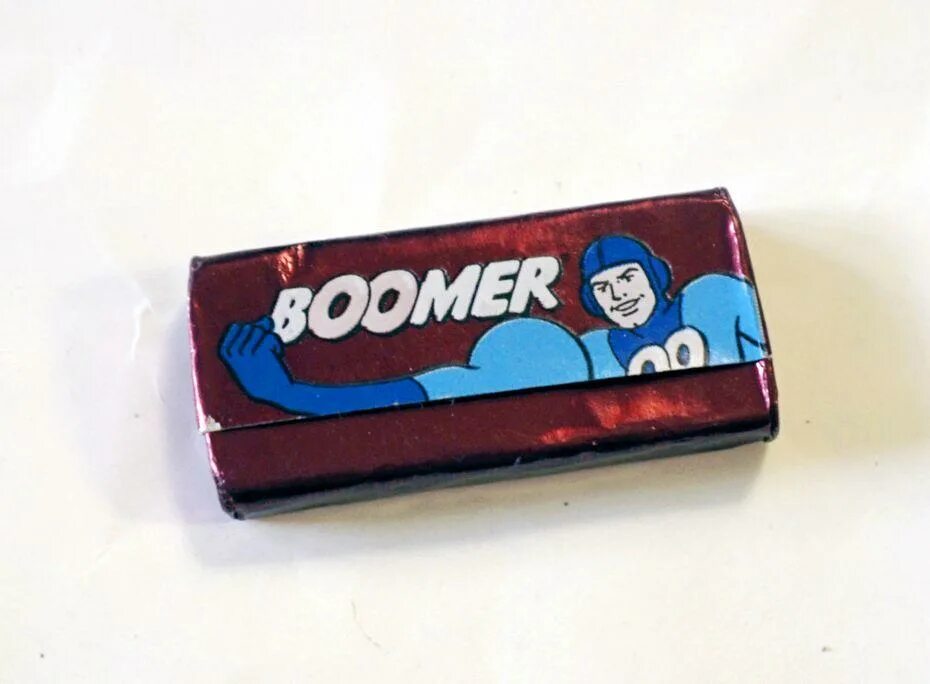 Жвачка Boomer 2000. Boomer жвачка 90х. Boomer жвачка значки. Бумер жевательная резинка герой. Реклама жвачки бумер