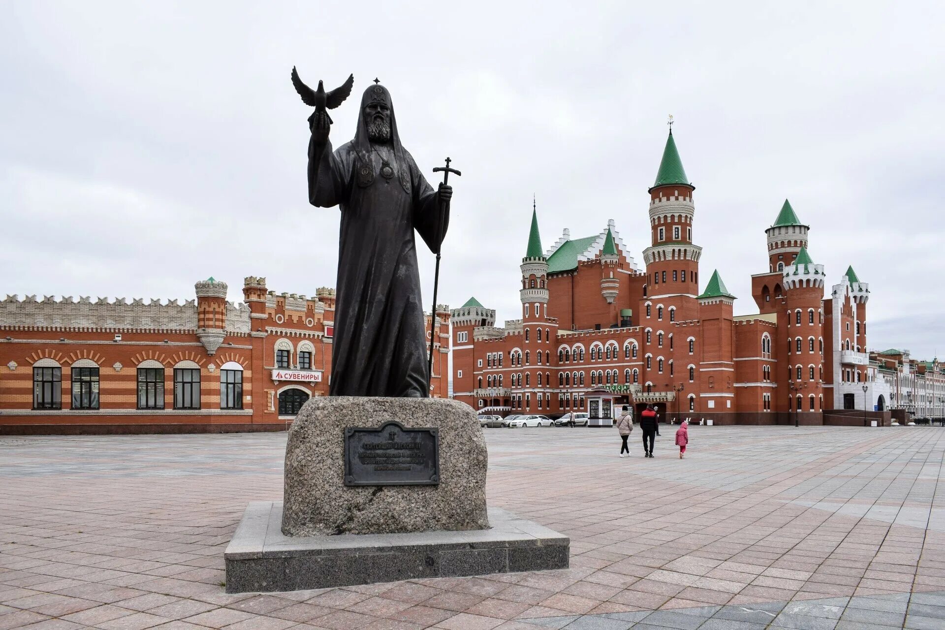 14 й в г. Йошкар-Ола Патриаршая площадь. Патриаршая площадь йошкоорола. Йошкар Ола Йошкар Ола Йошкар Ола. Достопримечательности Йошкар-Ола Патриаршая площадь.