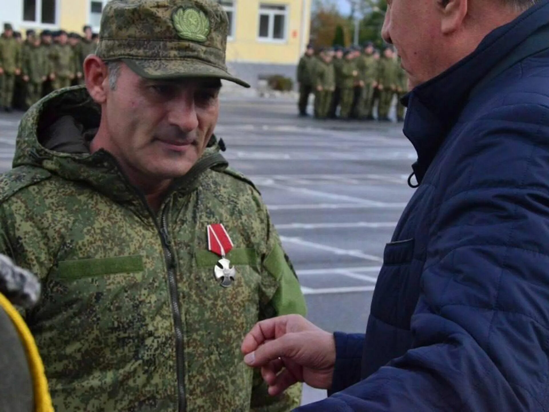 Военнослужащий. Солдатам из российских войск. Фото военнослужащих на Украине. Герой Украины награждение. Осетины на сво