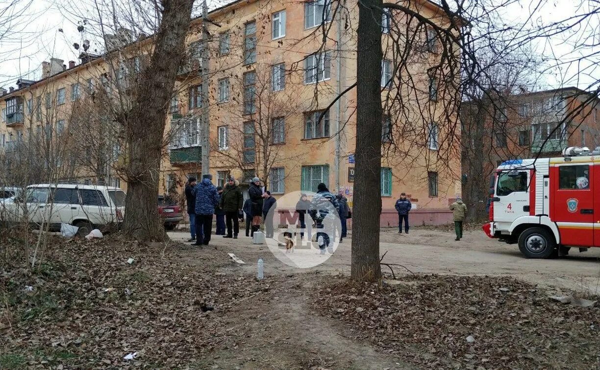 Взрывы в туле сегодня. Взрыв в Туле. Взрыв во дворе жилого дома. Взрыв в Туле 19.11.2022.