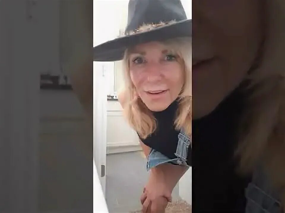 Крейзи кэрол. Sing carols. Carol kyser. Crazy carol. Крейзи кэрол.