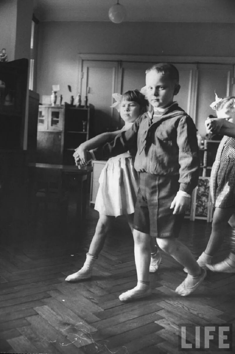 Детский сад в СССР 1960. Советские танцы. Советские дети 1960. Советские дети в садике.