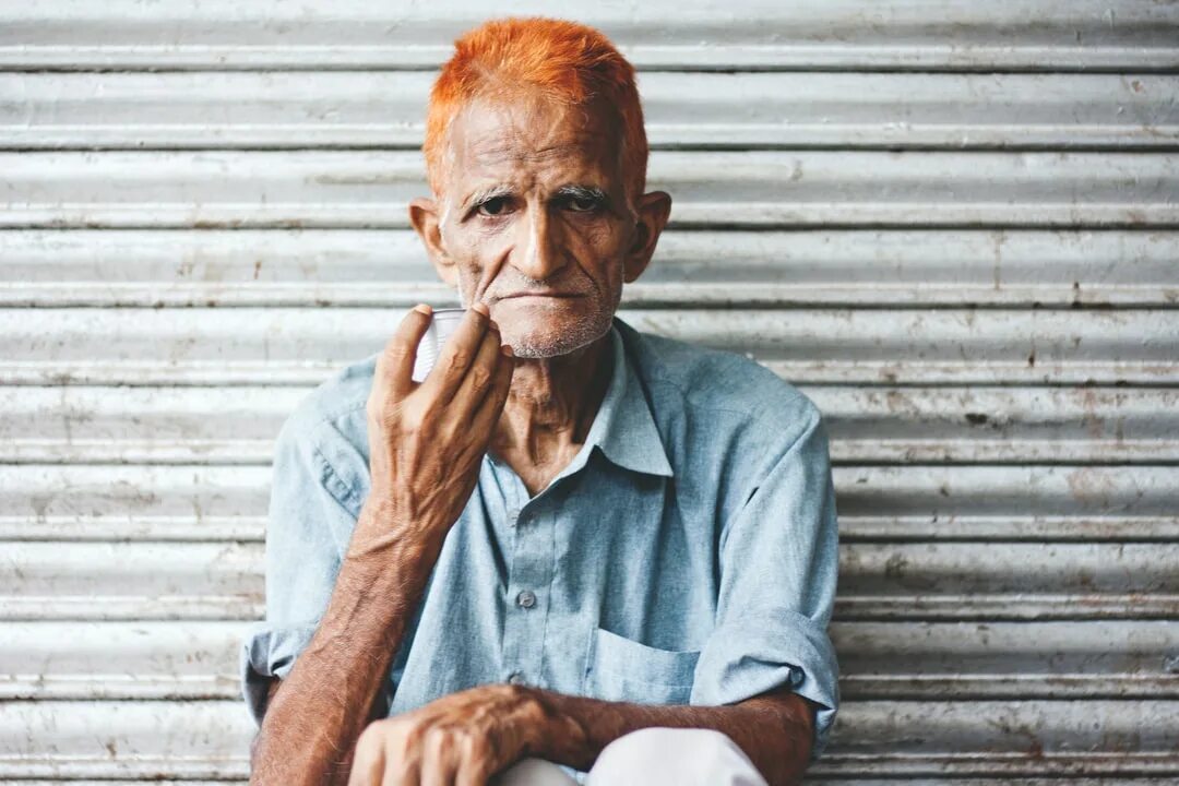 The book of why. Пожилой мужчина фото. Улыбка пожилого человека. Why old. The book of why книга.