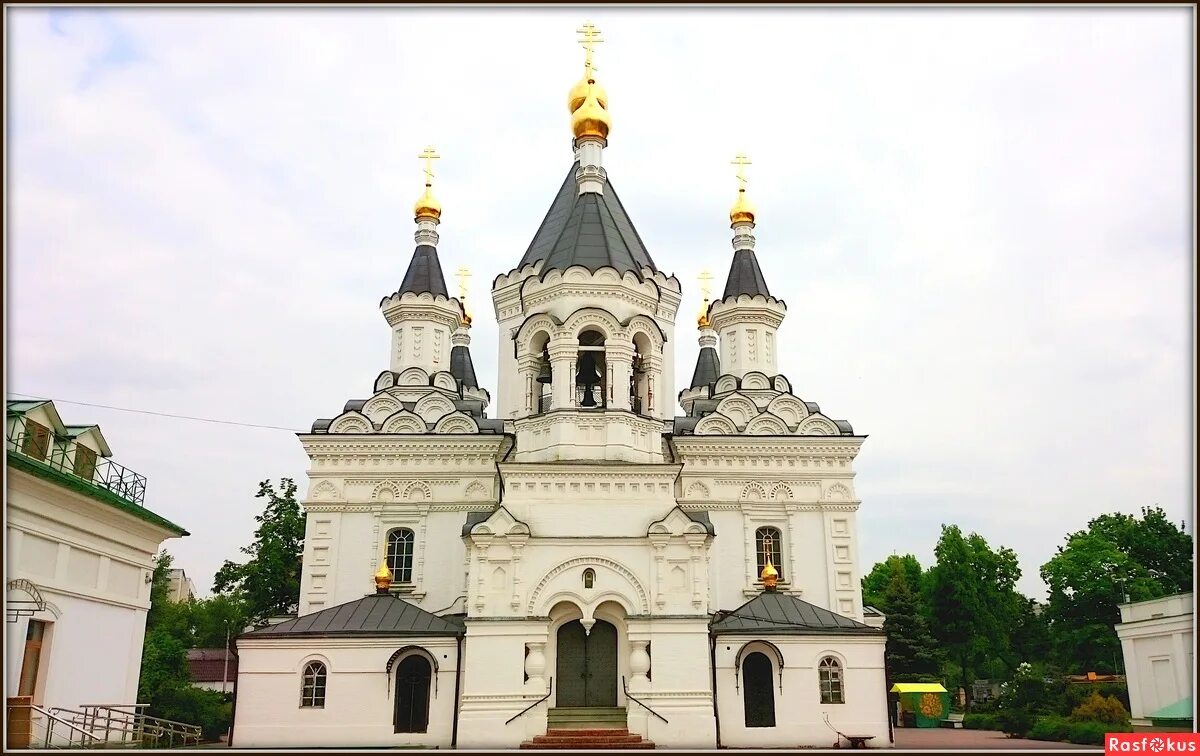 Храм архангела михаила в москве. Храм на девичьем поле. Храм архангела михаила на девичьем поле. Храм архангела михаила при клиниках на девичьем поле, москва. Храм архангела михаила при клиниках на девичьем поле.