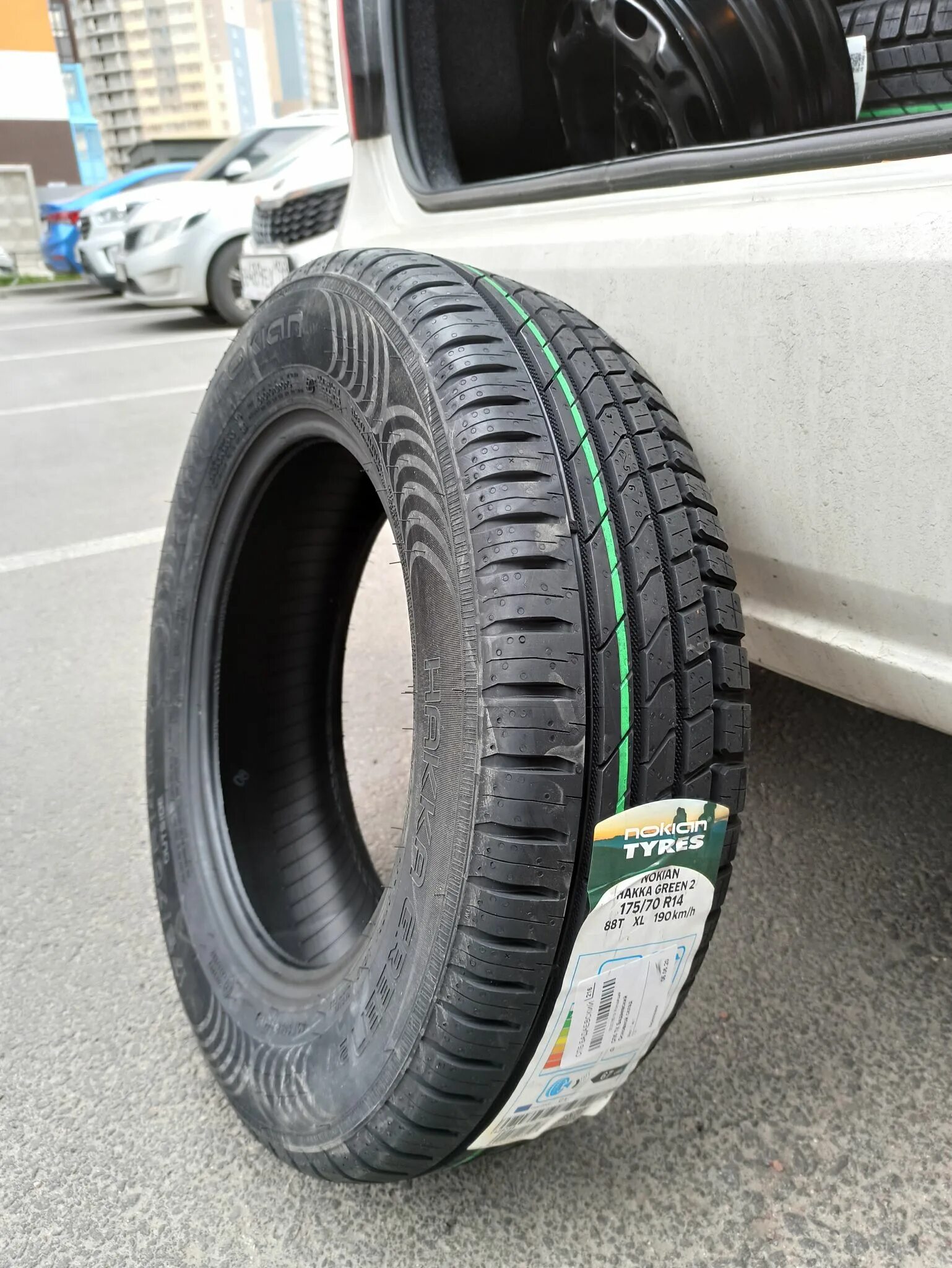 Nokian green 2. Nokian Tyres Hakka Green 2. Нокиан Грин 2 185 60r14. Nokian Tyres Hakka Green 175/65 r14. Резина Нокиан Hakka Green 2.