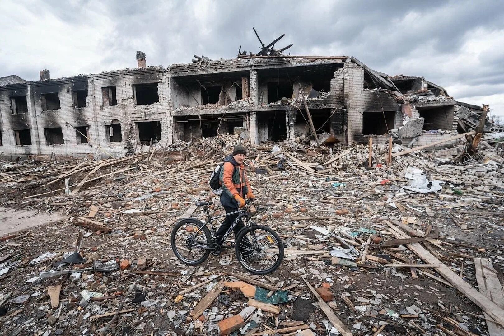 Россия разрушает украину. Разрушенные города России. Разрушенные города Украины. Последствия войны.